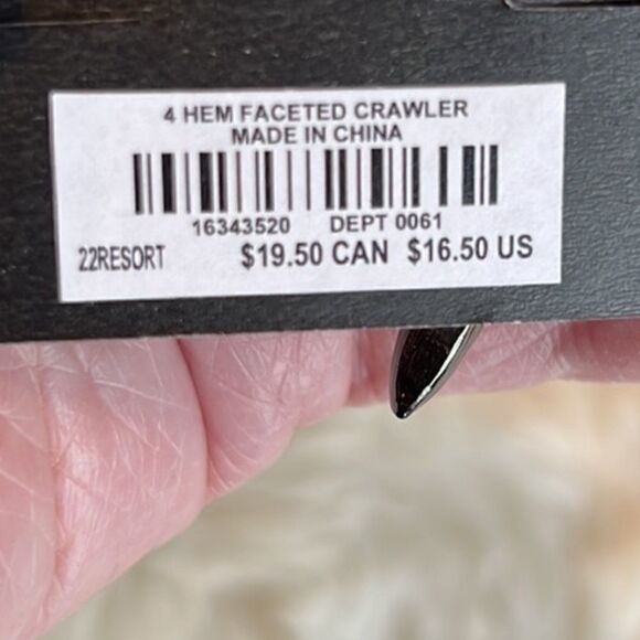 Torrid hematite gray facetted crawler earrings - Picture 5 of 6